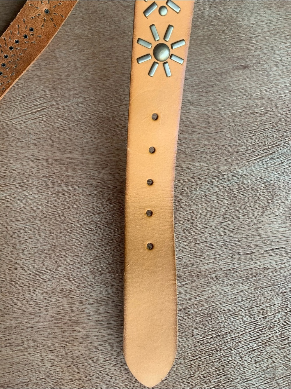 Linea Pelle Tan Leather Studded Belt with Brass Accents Size Small - Picture 5 of 9